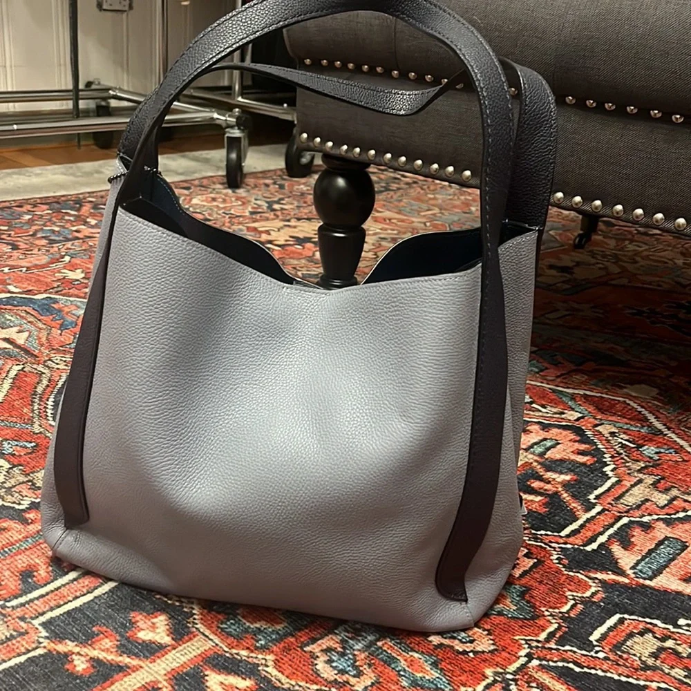 Coach Hadley Hobo 21